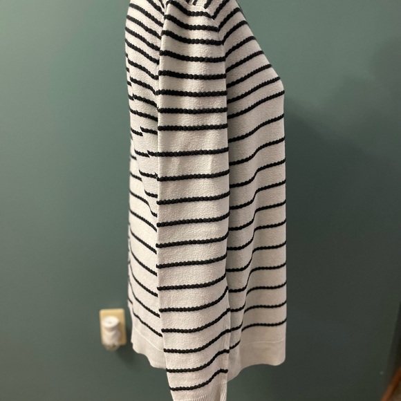Black and white striped long sleeve - Picture 3 of 6